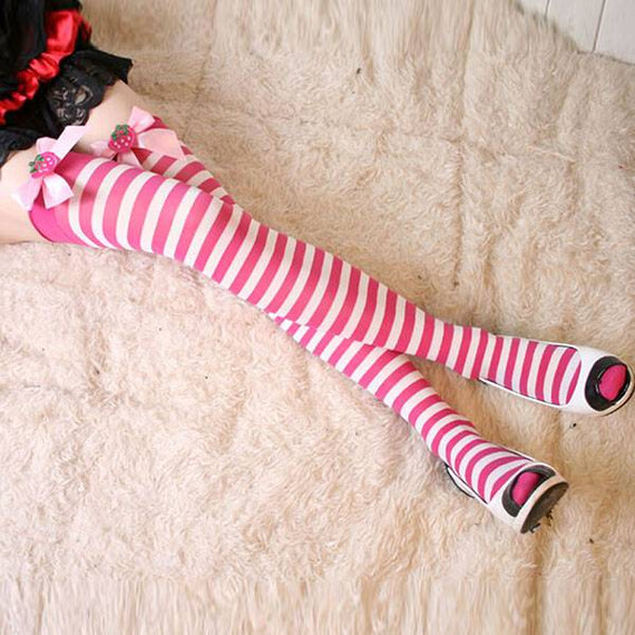 Раирани секси чорапи  Чорапи и чорапогащници